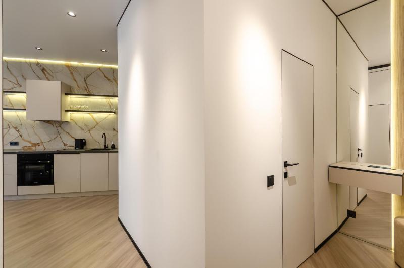 2-76a Pechersk Plaza Boichuka 17 Kyiv centre stunning city view 15 kW backup power Petrovdom Apartment - image 15