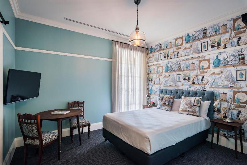 Queen Room image 1