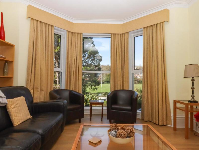Avenue Park Villa - image 14