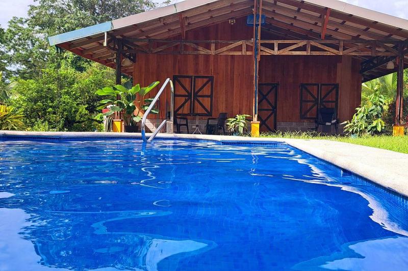 La Fortuna Tropical Retreat Private Garden & Pool - image 1