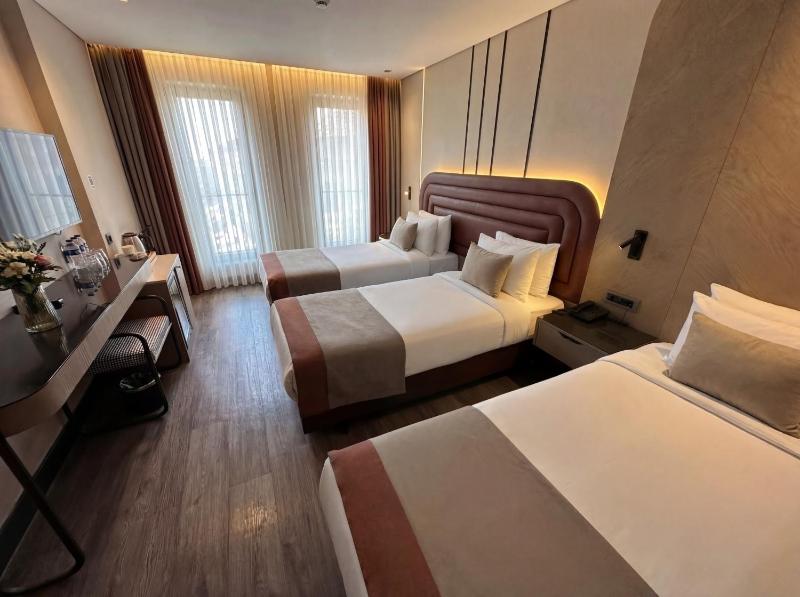 Edition Old City Hotel - image 13