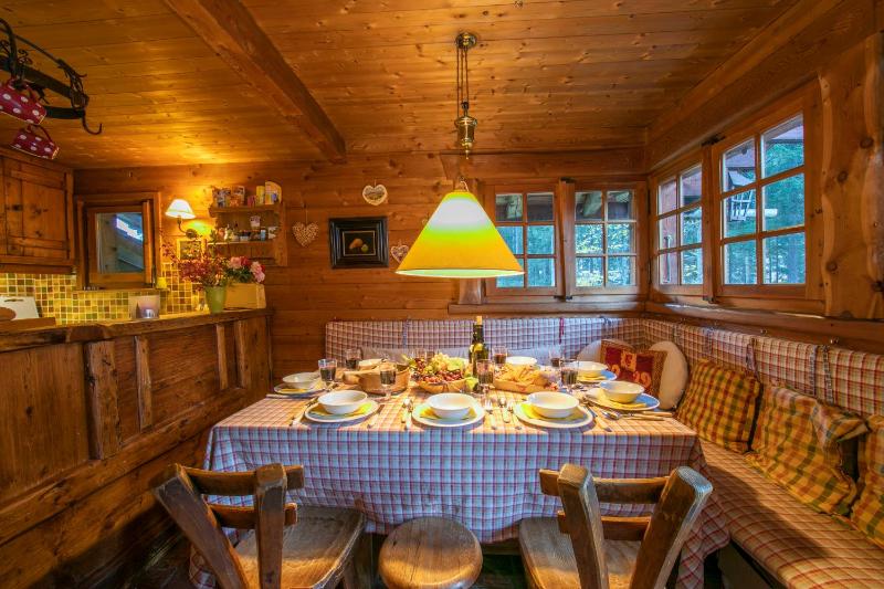 Chalet Tre la Vieux for 14 + Garden - image 32