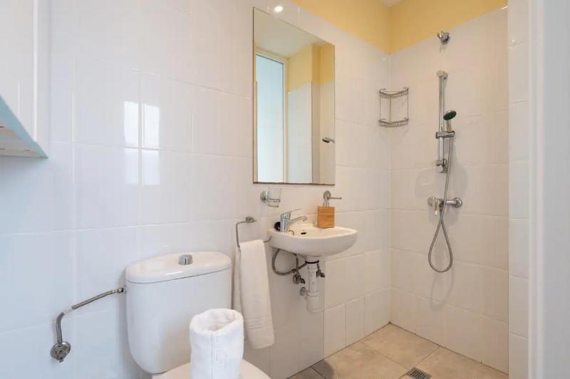 Amplio Apartamento en el centro - image 36