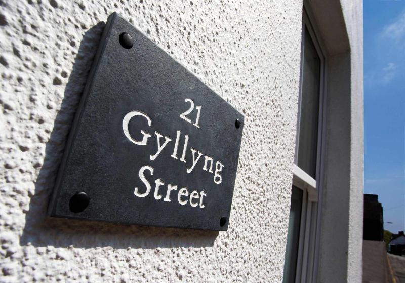 21 Gyllyng Street - image 10