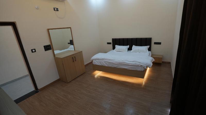 iv hotel Ajmer - image 7