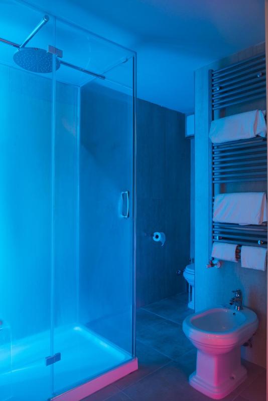 Suite with Spa Bath and Spa Access image 2