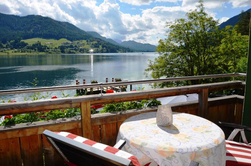 One-Bedroom Apartment with direct Lake View image 4