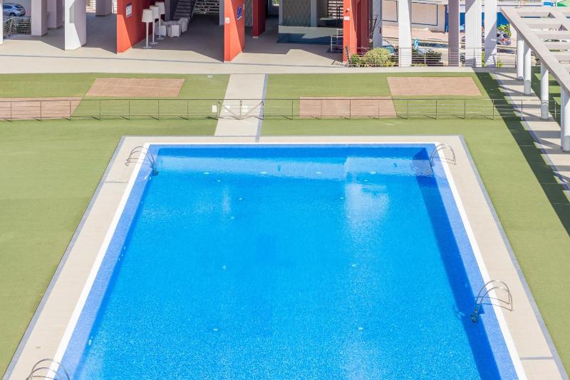 Calpe primera linea con piscina - image 4