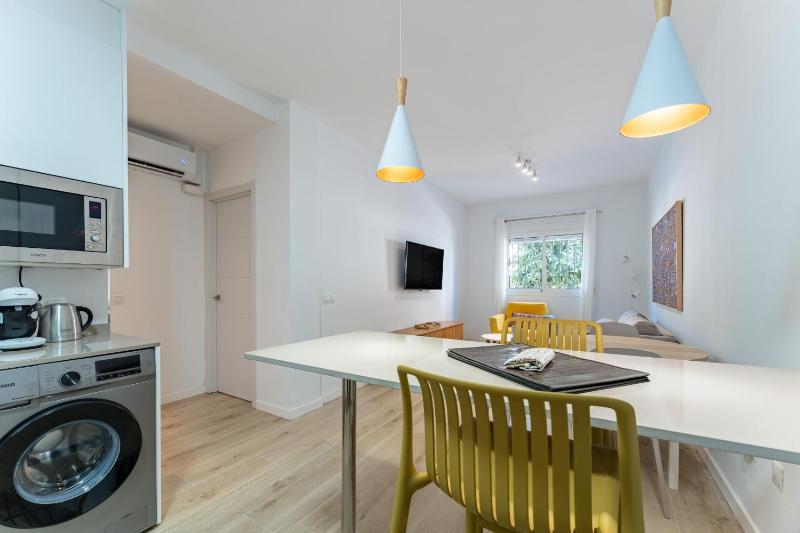 1 Bedroom Apt 85 Mts To Beach - image 7