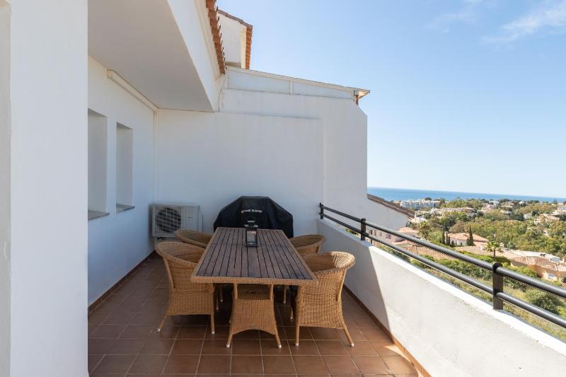 Penthouse with a fantastic view - image 3