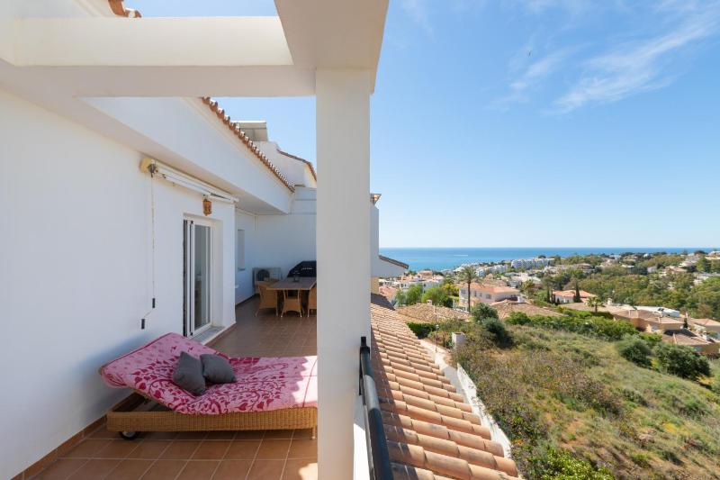 Penthouse with a fantastic view - image 9