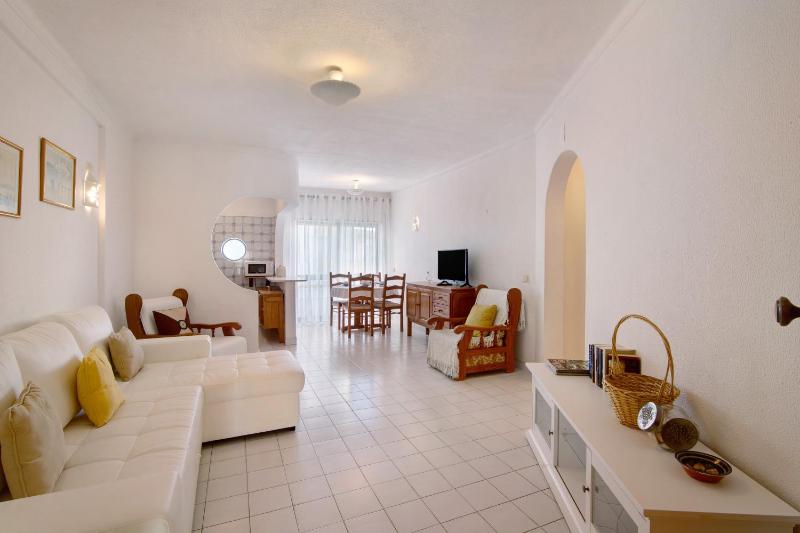Apartamento T1 Antonio Henriques - image 1
