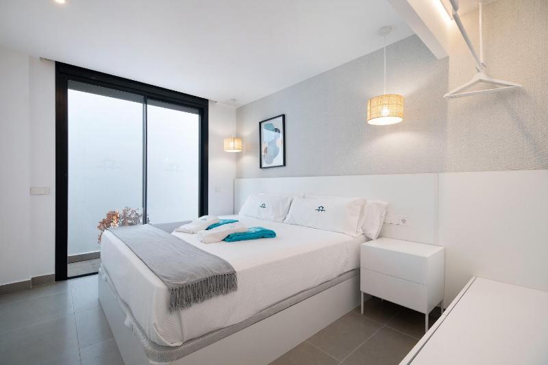 Maria del Mar Sea Villa - image 4