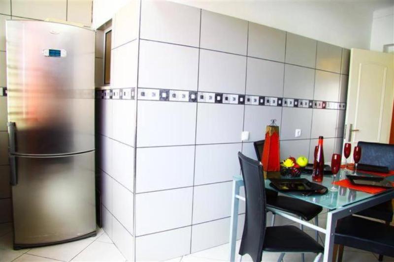 Fernandes Apartment - image 13