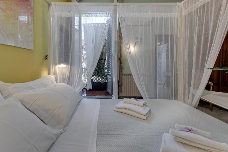 Romantic Suite Home - image 9