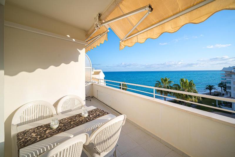 Costa Bella - image 8
