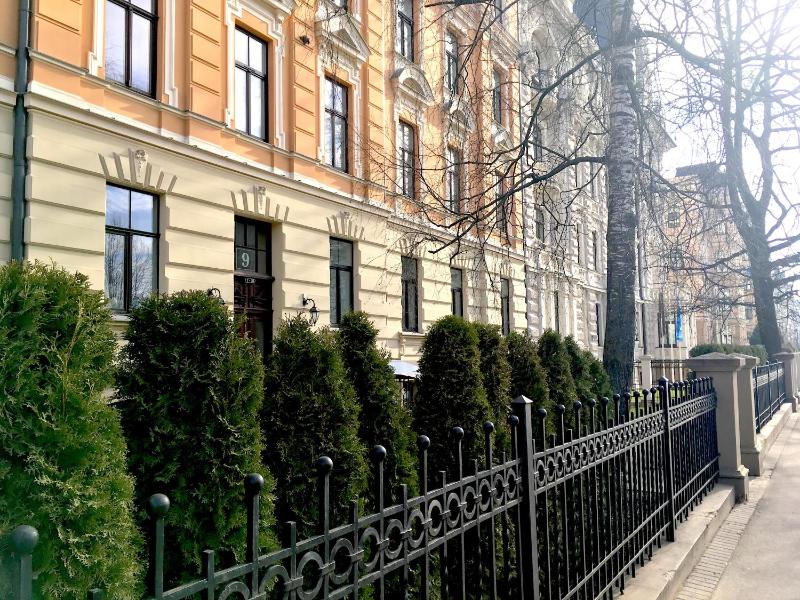 Stylish Art Nouveau Apartment near Old Town - image 5