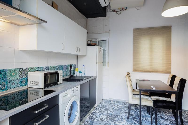 Gavidia Center Premium Suites - image 6