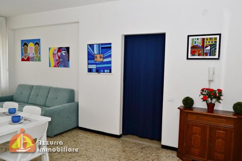 Shopping Center Apartments D08 - image 10
