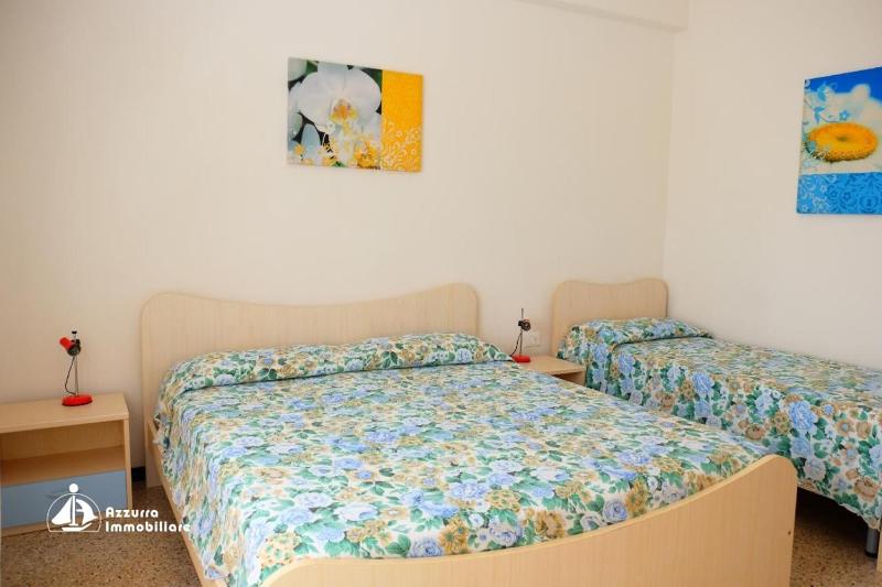 Shopping Center Apartments D08 - image 16