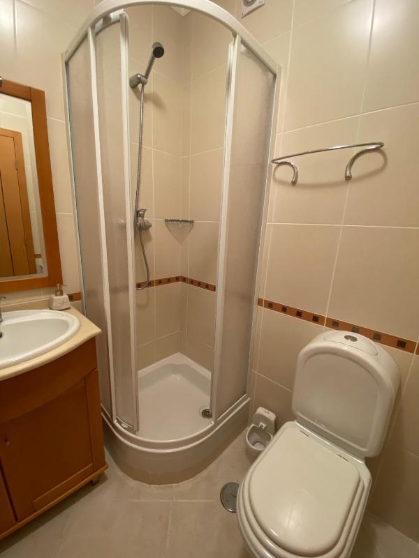 Sunny 2bed Apartment - image 14