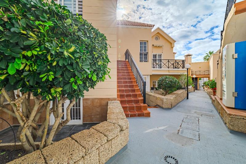 Yucca Park duplex - image 5