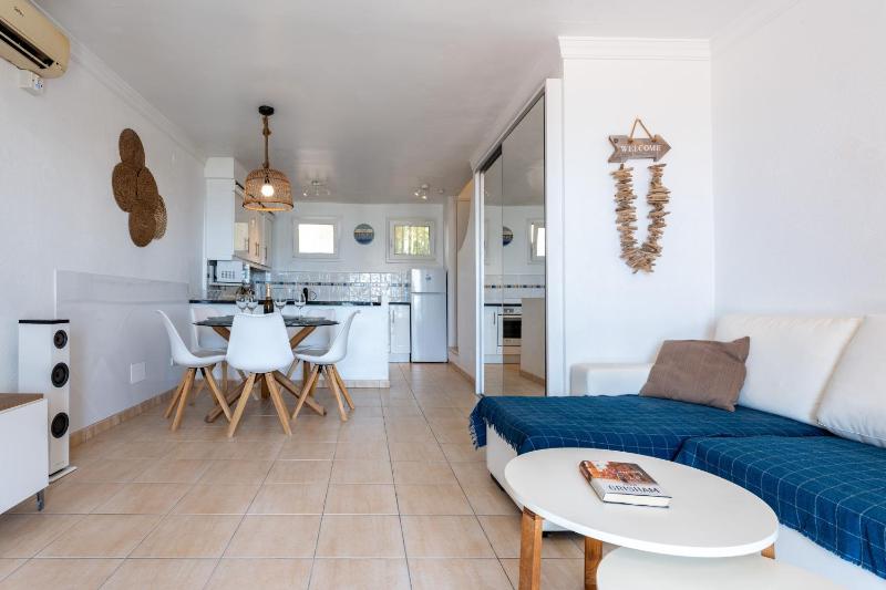 Sea Front Beach House Macarena A - image 18