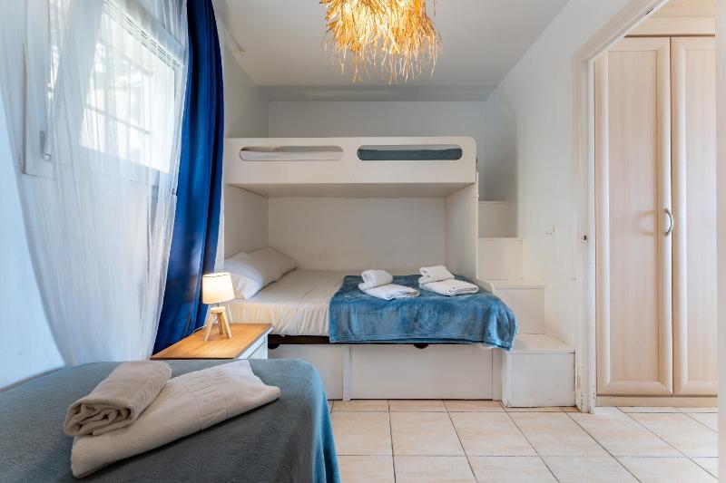 Sea Front Beach House Macarena A - image 10
