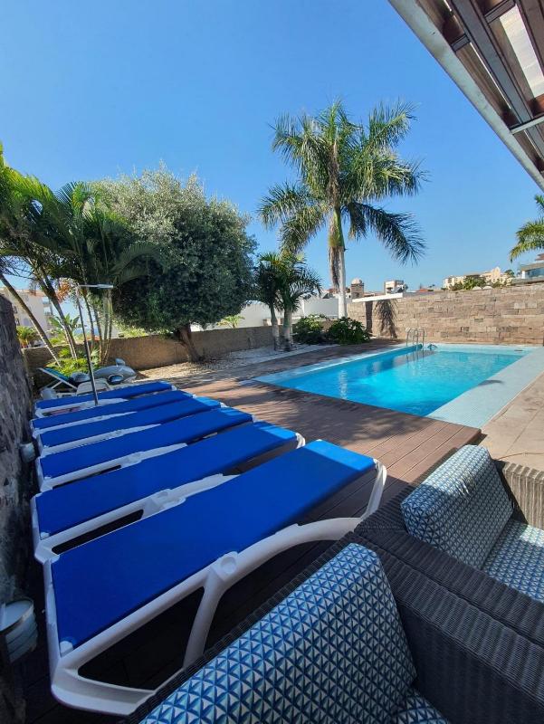 New 5-bedroom Villa Del Duque Beach - image 17