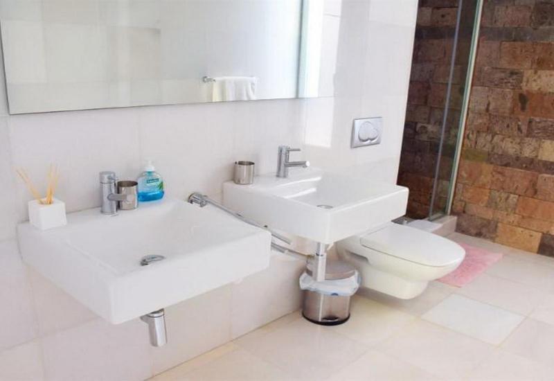 New 5-bedroom Villa Del Duque Beach - image 33