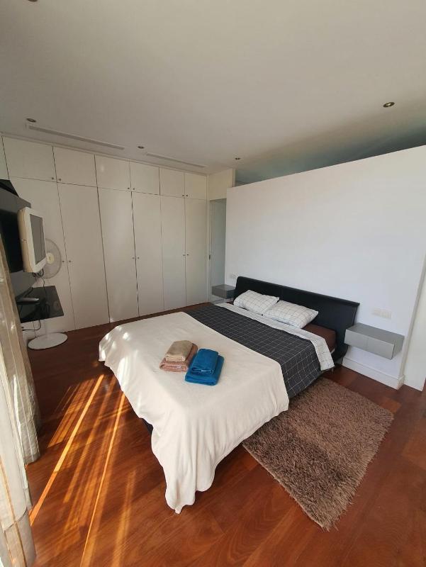New 5-bedroom Villa Del Duque Beach - image 26