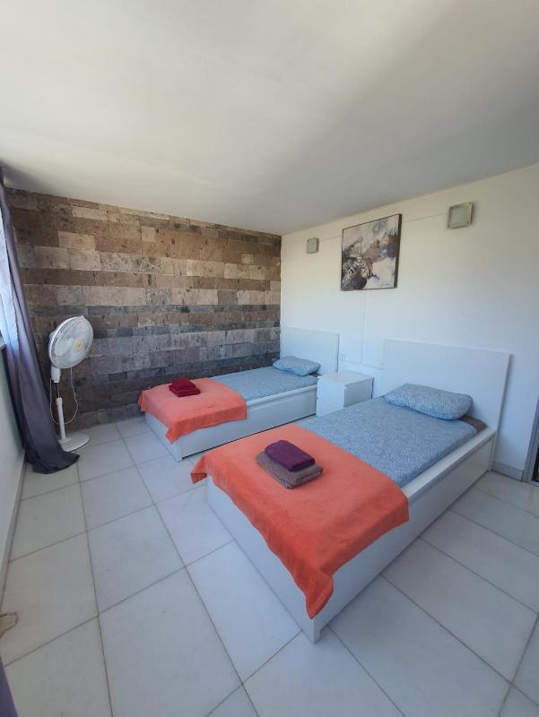 New 5-bedroom Villa Del Duque Beach - image 39