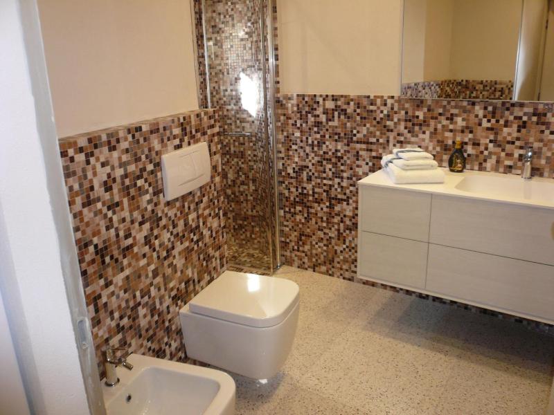 Charming Lucca Apartment Modern Comfort in Historic Setting - image 11