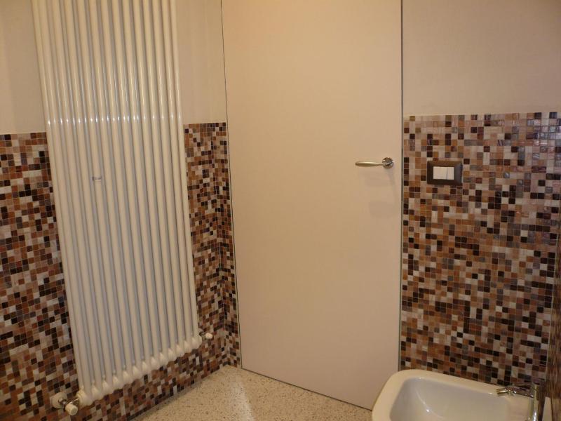 Charming Lucca Apartment Modern Comfort in Historic Setting - image 14