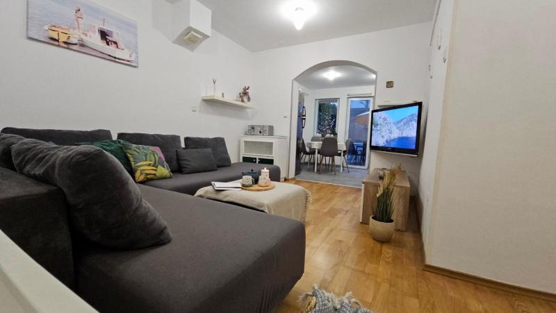 Apartment with garden in Barbariga - image 9