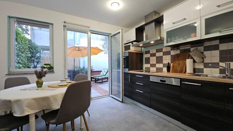 Apartment with garden in Barbariga - image 14