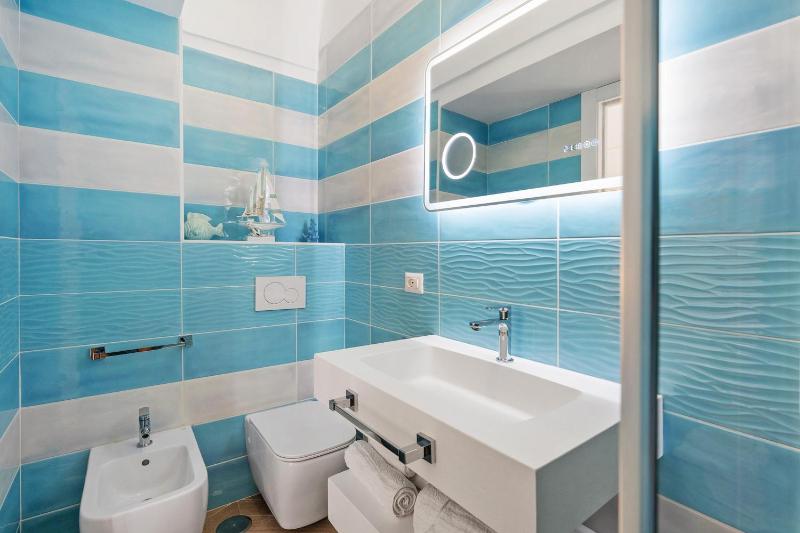 Lubrense Signature Suites - image 34