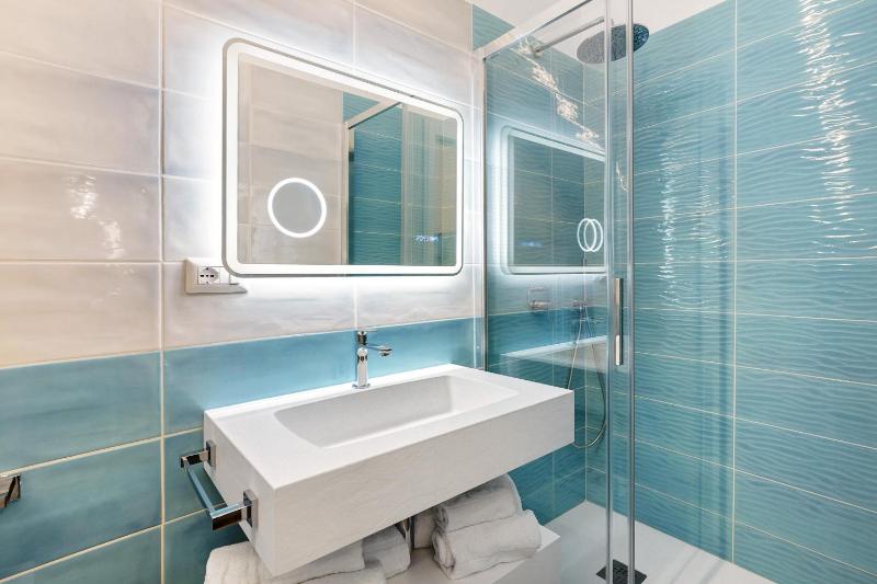 Lubrense Signature Suites - image 37