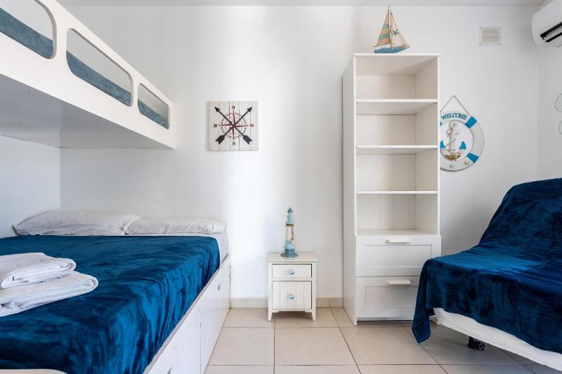 Sea Front Beach House Macarena D - image 16
