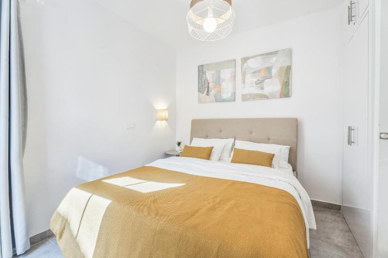 Yucca Park 1 Bed Apartment - image 3