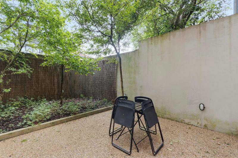 Orange Apartments A - image 11