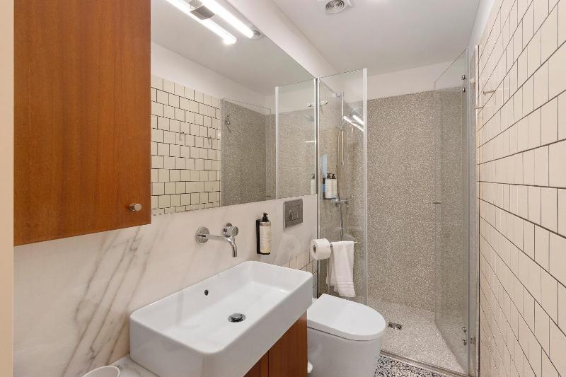 Orange Apartments A - image 6