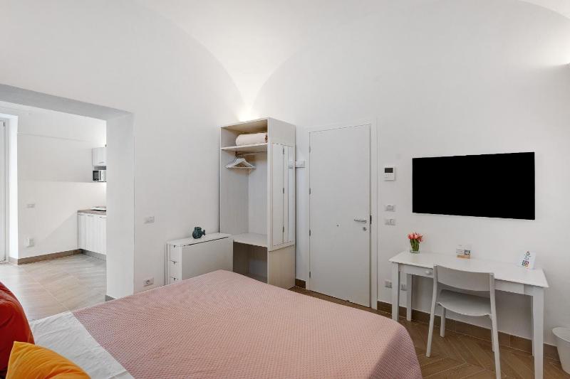 Lubrense Signature Suites - image 10