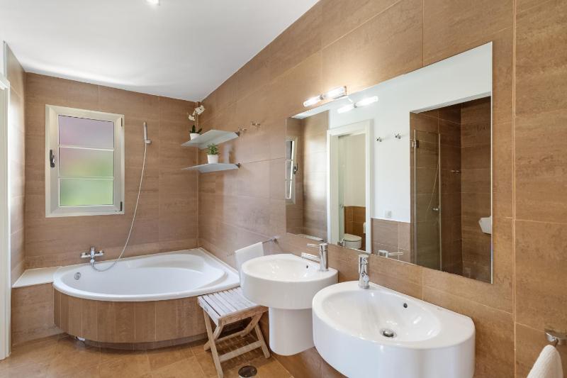 Pure luxury and comfort La Oliva - image 23