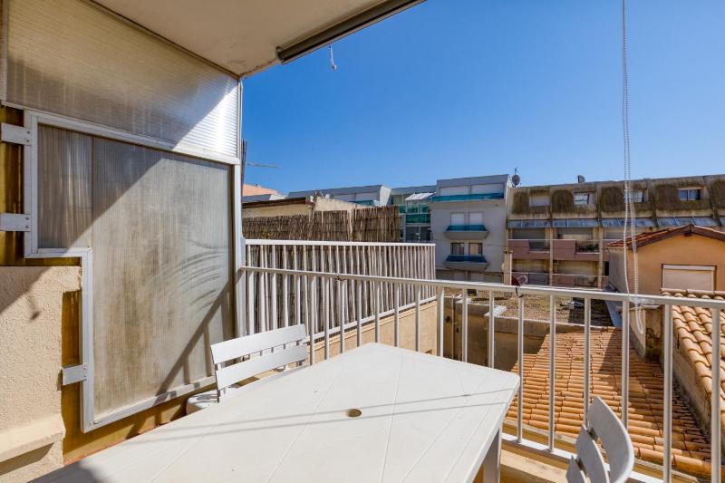 Studio climatisé avec terrasse - image 16