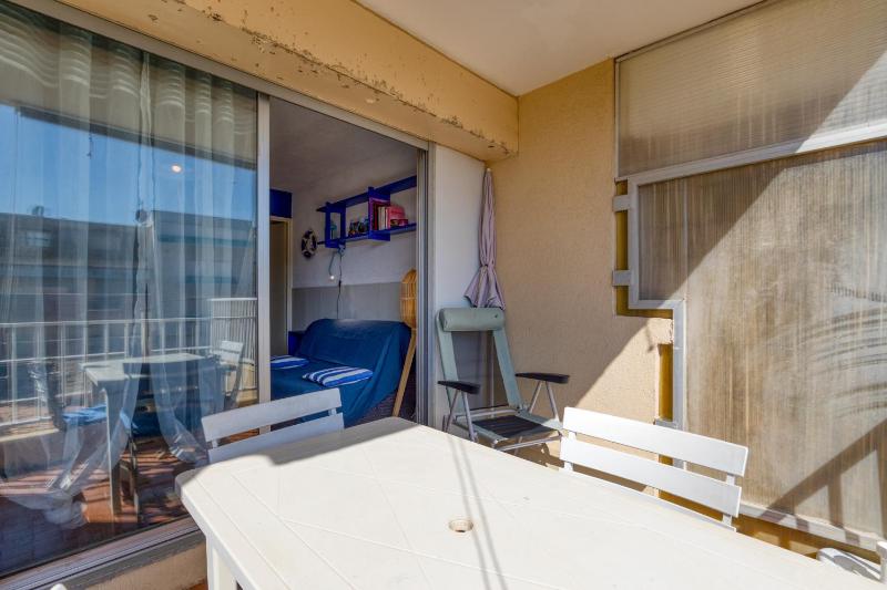 Studio climatisé avec terrasse - image 8