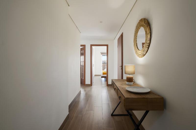 Light And Comfort Two Bedroom - image 15