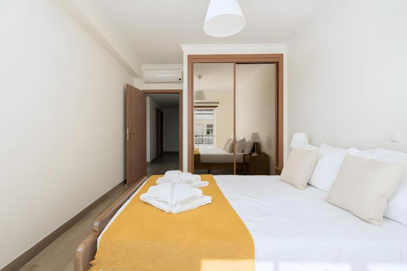 Light And Comfort Two Bedroom - image 19