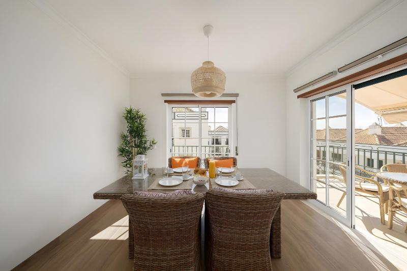 Light And Comfort Two Bedroom - image 10