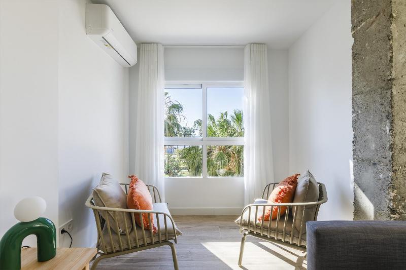 A&N Central Beach Walk Apartment with Terrace - image 34